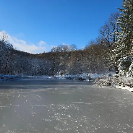 木屋 Szuerke Szarvas Szuha