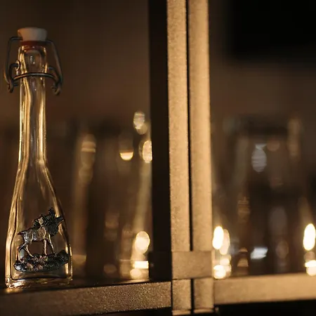 木屋 Szuerke Szarvas *